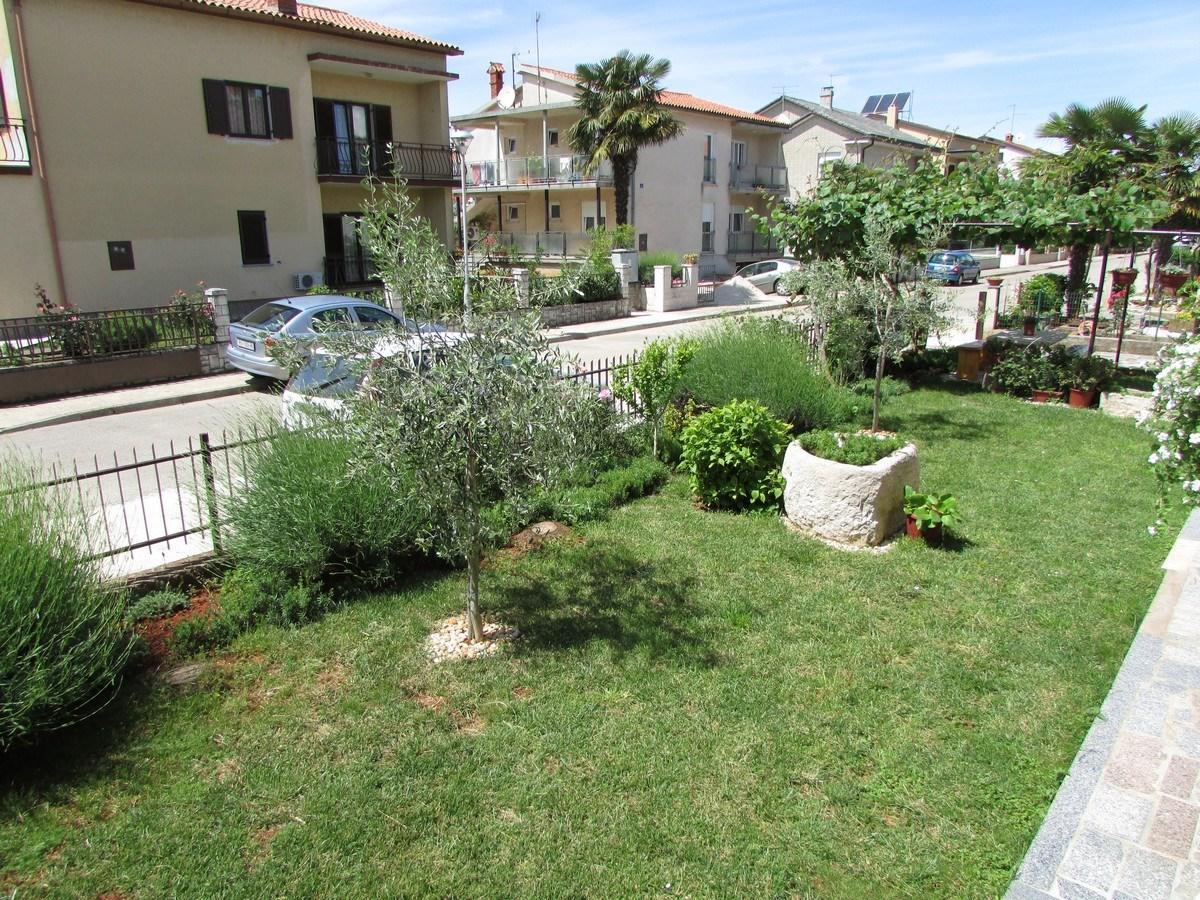 Mirela House With Apartment 乌马格 外观 照片