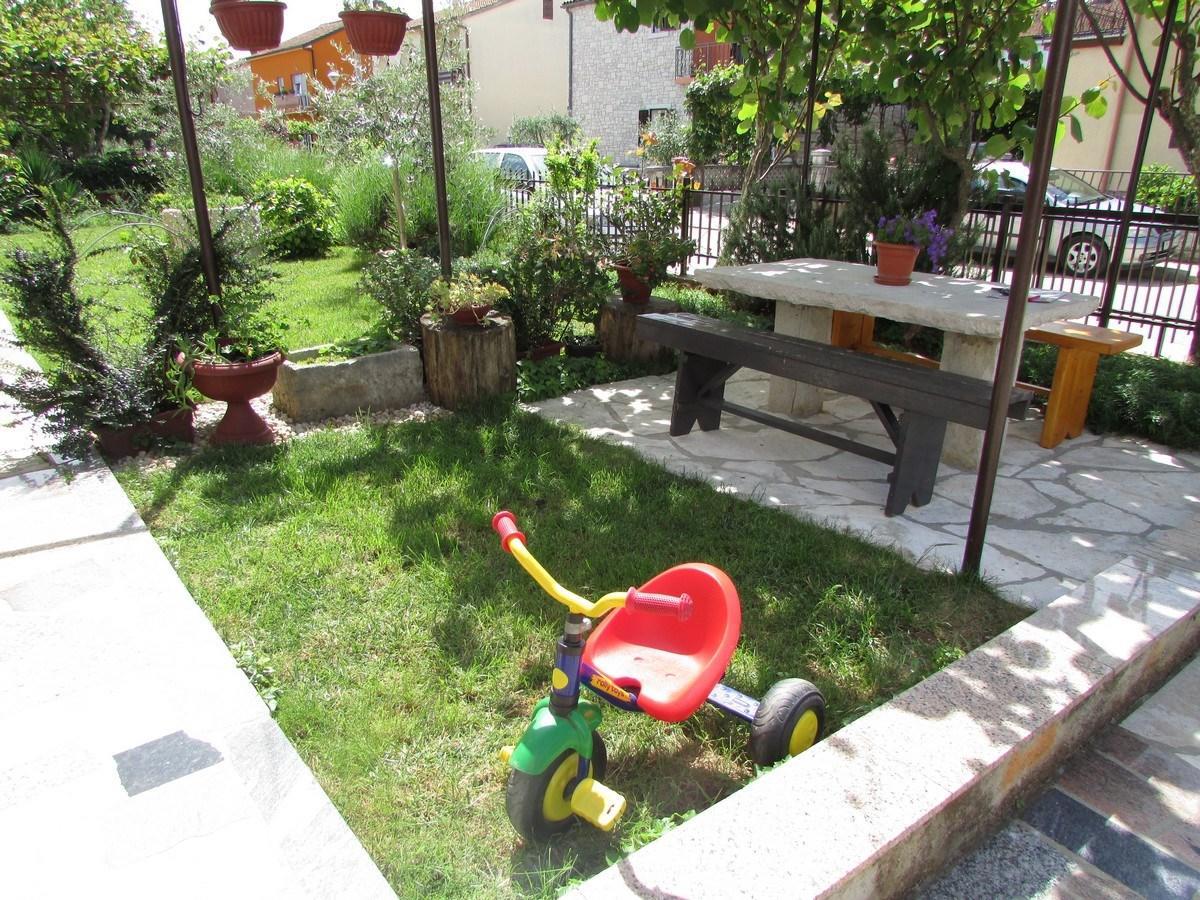 Mirela House With Apartment 乌马格 外观 照片